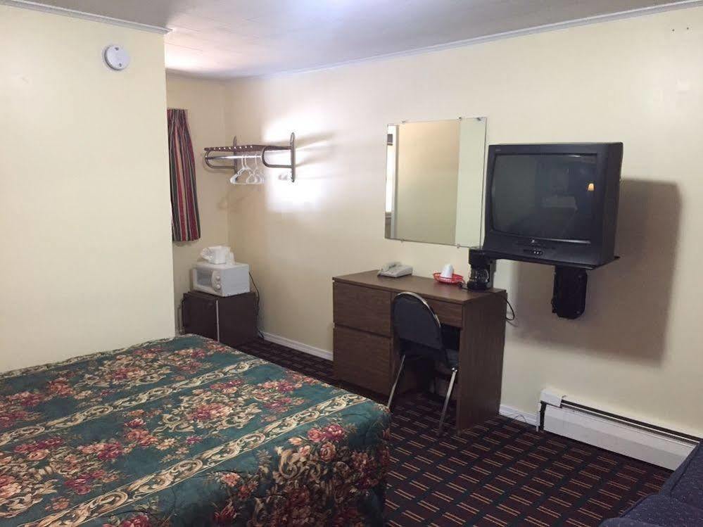 Biddeford Motel Bagian luar foto